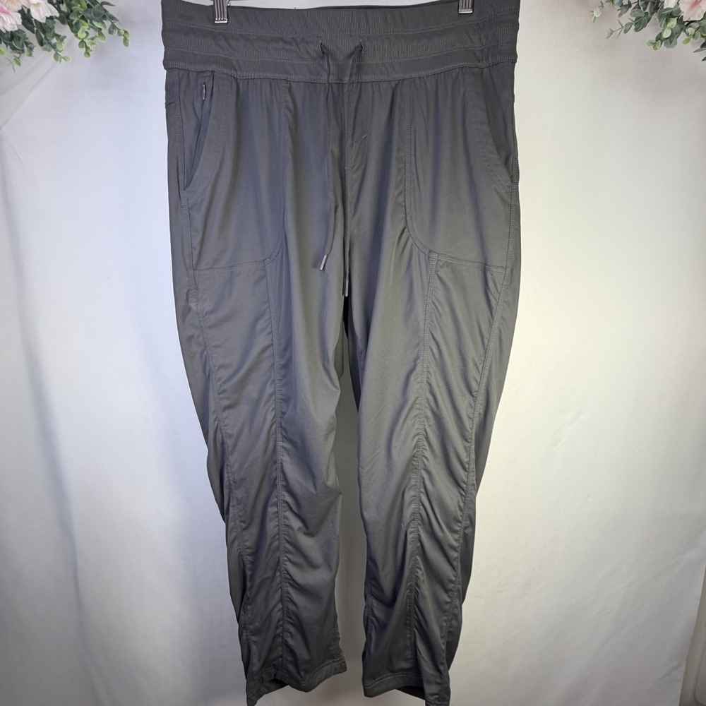 The North Face Women Gray Pants Size 1X Dance/Studio/Cargo Crop Pants